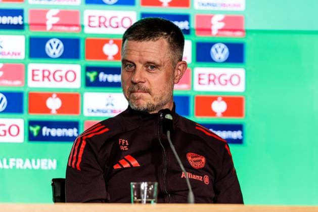 45 DFB Cup Womens Final FC Bayern Munich SV Werder Bremen Final Press Conference 30 04 2025 Alexander Straus FC Bayern Munich, Coach 45 DFB Cup Womens Final FC Bayern Munich SV Werder Bremen Final Press Conference Cologne, RheinEnergiestadion, 30 04 2025 Copyright: xBEAUTIFULxSPORTS Wunderlx
