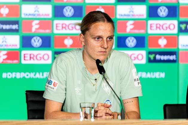 45 DFB Cup Final Womens FC Bayern Munich SV Werder Bremen Final Press Conference 30 04 2025 Lina Hausicke SV Werder Bremen, 18 45 DFB Cup Final Womens FC Bayern Munich SV Werder Bremen Final Press Conference Cologne, RheinEnergiestadion, 30 04 2025 Copyright: xBEAUTIFULxSPORTS Wunderlx