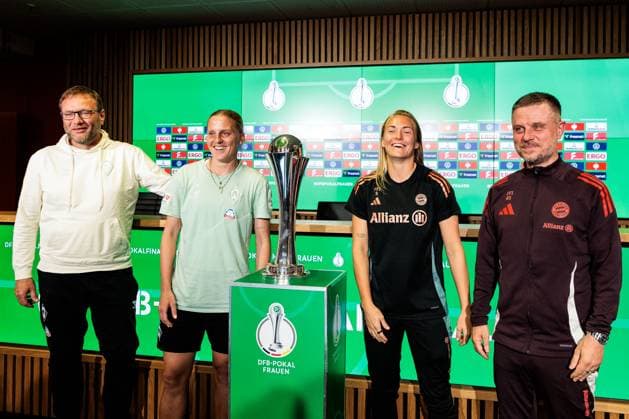 45 DFB Cup Womens Final FC Bayern Munich SV Werder Bremen Final Press Conference 30 04 2025 Thomas Horsch Coach SV Werder Bremen , Lina Hausicke SV Werder Bremen, 18 , DFB Cup Womens Final Magdalena Eriksson FC Bayern Munich, 5 , Alexander Straus FC Bayern Munich, Coach 45 DFB Cup Womens Final FC Bayern Munich SV Werder Bremen Final Press Conference Cologne, RheinEnergiestadion, 30 04 2025 Copyright: xBEAUTIFULxSPORTS Wunderlx