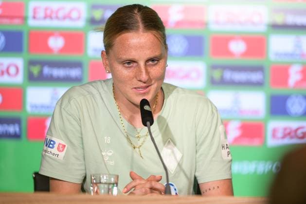 Soccer, DFB Pokal Women, 20250430, Press conference MD 1 FC Bayern München SV Werder Bremen In the picture Lina HAUSICKE Bremen, 18 Köln Rhein Energie Stadion Nordrhein Westfalen Germany Copyright: Passion2Press MarkusxFischerx