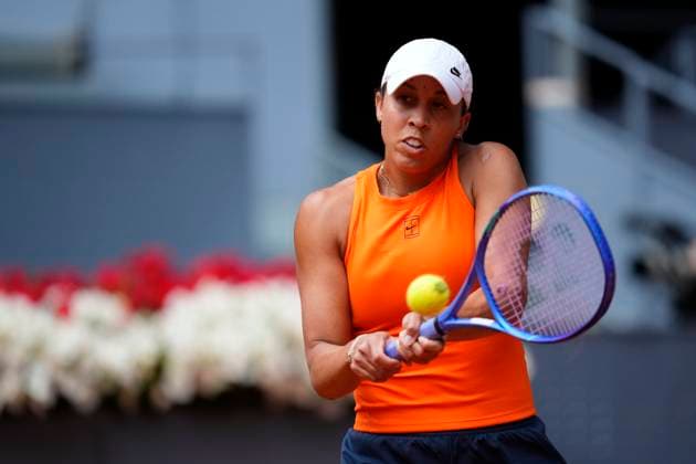 Mutua Madrid Open - Day Nine Madison Keys in action during the Women s Singles quarterfinals match between Madison Keys of the United States and Iga Swiatek of Poland on Day Nine of the Mutua Madrid Open 2025, ATP, Tennis Herren Masters 1000 and WTA, Tennis Damen 1000, tournament celebrates at La Caja Magica on April 30, 2025 in Madrid, Spain. Madrid Spain  Copyright: xJosexBretonx originalFilename:bretonhernandez-mutuamad250430_np16X.jpg