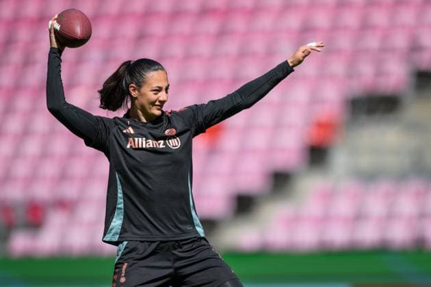 Soccer, DFB Cup Women, 20250430, Final training MD 1 FC Bayern Munich SV Werder Bremen In the picture goalkeeper Maria Luisa GROHS Bayern, 1 throws American Football Cologne Rhein Energie Stadium North Rhine-Westphalia Germany Copyright: Passion2Press MarkusxFischerx