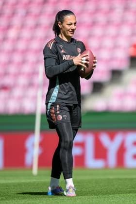 Soccer, DFB Cup Women, 20250430, Final training MD 1 FC Bayern Munich SV Werder Bremen In the picture goalkeeper Maria Luisa GROHS Bayern, 1 with American Football Cologne Rhein Energie Stadion Nordrhein Westfalen Germany Copyright: Passion2Press MarkusxFischerx