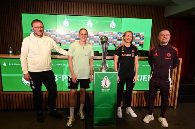 Head coach Thomas Horsch from SV Werder Bremen Player Lina Hausicke from SV Werder Bremen, cup player Magdalena Eriksson from FC Bayern Munich and head coach Alexander Straus from FC Bayern Munich, l-r, at the final press conference for the DFB Womens Cup Final which will take place on May 1, 2025 in Cologne