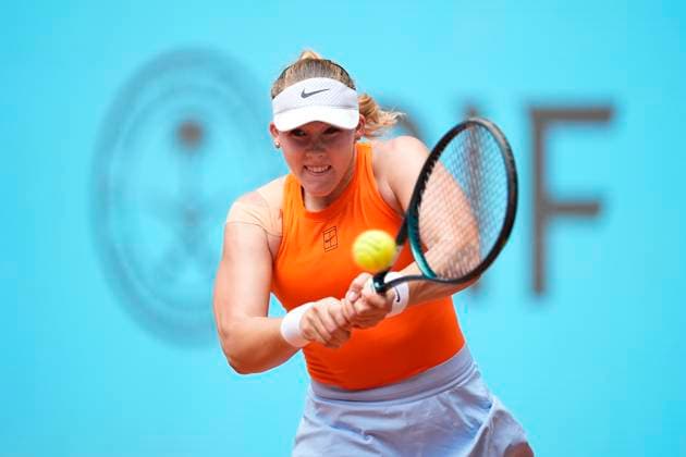 April 30, 2025, Madrid, Madrid, Spain: Mirra Andreeva of Russia in action against Coco Gauff of USA during the Mutua Madrid Open 2025, ATP, Tennis Herren Masters 1000 and WTA, Tennis Damen 1000 tennis tournament, celebrated at Caja Magica on April 30, 2025 in Madrid, Spain. Madrid Spain - ZUMAa181 20250430_zaa_a181_108 Copyright: xOscarxJ.xBarrosox