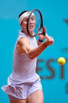 April 30, 2025, Madrid, Madrid, Spain: Elina Svitolina of Ukraine in action against Moyuka Uchijima of Japan during the Mutua Madrid Open 2025, ATP, Tennis Herren Masters 1000 and WTA, Tennis Damen 1000 tennis tournament, celebrated at Caja Magica on April 30, 2025 in Madrid, Spain. Madrid Spain - ZUMAa181 20250430_zaa_a181_169 Copyright: xOscarxJ.xBarrosox