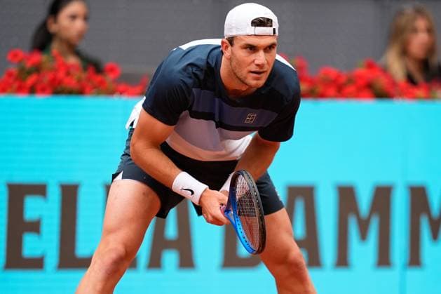 April 30, 2025, Madrid, Madrid, Spain: Jack Draper of Great Britain plays against Tommy Paul of USA during the Mutua Madrid Open 2025, ATP, Tennis Herren Masters 1000 and WTA, Tennis Damen 1000, tennis tournament celebrated at Caja Magica on April 30, 2025 in Madrid, Spain. Madrid Spain - ZUMAa181 20250430_zaa_a181_174 Copyright: xDennisxAgyemanx