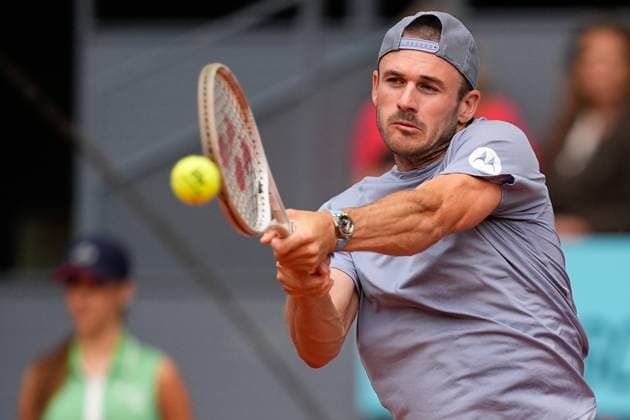 Sport Bilder des Tages April 30, 2025, Madrid, Madrid, Spain: Tommy Paul of USA plays against Jack Draper of Great Britain during the Mutua Madrid Open 2025, ATP, Tennis Herren Masters 1000 and WTA, Tennis Damen 1000, tennis tournament celebrated at Caja Magica on April 30, 2025 in Madrid, Spain. Madrid Spain - ZUMAa181 20250430_zaa_a181_200 Copyright: xDennisxAgyemanx