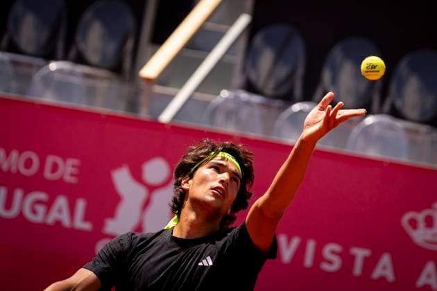 Henrique Rocha v Nicolas Jarry - Millennium Estoril Open 2025 Henrique Rocha from Portugal competes against Nicolas Jarry from Chile during the Millennium Estoril Open ATP, Tennis Herren Challenger 175 tennis tournament at Estoril Tennis Club in Estoril, Portugal, on April 30, 2025. Lisbon Portugal  Copyright: xNunoxCruzx originalFilename:cruz-henrique250430_npWzw.jpg