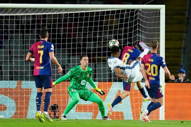 FC Barcelona, Barca v FC Internazionale Milano - UEFA Champions League 2024 25 Semi Final First Leg Denzel Dumfries right-back of Internazionale and Netherlands shooting to goal and score during the UEFA Champions League 2024 25 Semi Final First Leg match between FC Barcelona and FC Internazionale Milano at Estadi Olimpic Lluis Companys on April 30, 2025 in Barcelona, Spain. Barcelona Madrid Spain  Copyright: xJosexBretonx originalFilename:bretonhernandez-fcbarcel250430_np76d.jpg
