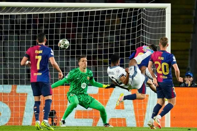 FC Barcelona, Barca v FC Internazionale Milano - UEFA Champions League 2024 25 Semi Final First Leg Denzel Dumfries right-back of Internazionale and Netherlands shooting to goal and score during the UEFA Champions League 2024 25 Semi Final First Leg match between FC Barcelona and FC Internazionale Milano at Estadi Olimpic Lluis Companys on April 30, 2025 in Barcelona, Spain. Barcelona Madrid Spain  Copyright: xJosexBretonx originalFilename:bretonhernandez-fcbarcel250430_npbM7.jpg