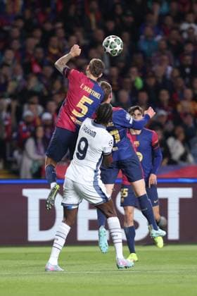 April 30, 2025, Barcelona, Barcelona, Spain: Marcus Thuram of FC Internazionale, Inigo Martinez and Frenkie de Jong of FC Barcelona, Barca in action during the UEFA Champions League 2024 25 Semi Final First leg, match between FC Barcelona and FC Internazionale Milano at Estadi Olimpic Lluis Companys on April 30, 2025 in Barcelona, Spain. Barcelona Spain - ZUMAa181 20250430_zaa_a181_257 Copyright: xJavierxBorregox