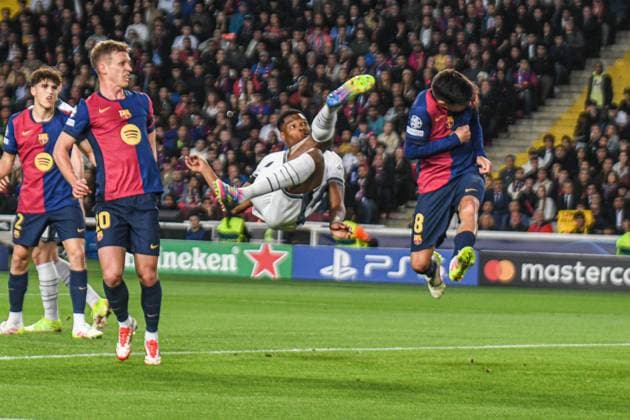 CALCIO - UEFA Champions League - FC Barcelona, Barca vs Inter - FC Internazionale Gol Dumfries of Inter 2-0 during Round 1 of Semifinal, UEFA Champions League 24 25 at Stadio olimpico Lluis Companys. Barcellona Barcelona Spain  Copyright: xIPAxSport ABACAx