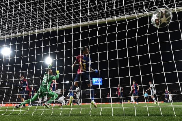 Sport Bilder des Tages Barcellona 30 04 2025 - Champions League Barcellona-Inter foto Daniele Buffa Image nella foto: gol Denzel Dumfries 