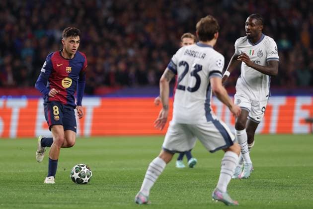 April 30, 2025, Barcelona, Barcelona, Spain: Pedri Gonzalez of FC Barcelona, Barca in action during the UEFA Champions League 2024 25 Semi Final First leg, match between FC Barcelona and FC Internazionale Milano at Estadi Olimpic Lluis Companys on April 30, 2025 in Barcelona, Spain. Barcelona Spain - ZUMAa181 20250430_zaa_a181_302 Copyright: xJavierxBorregox
