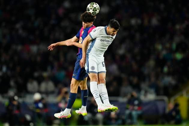 FC Barcelona, Barca v FC Internazionale Milano - UEFA Champions League 2024 25 Semi Final First Leg Pau Cubarsi centre-back of Barcelona and Spain and Mehdi Taremi centre-forward of Internazionale and Iran compete for the ball during the UEFA Champions League 2024 25 Semi Final First Leg match between FC Barcelona and FC Internazionale Milano at Estadi Olimpic Lluis Companys on April 30, 2025 in Barcelona, Spain. Barcelona Madrid Spain  Copyright: xJosexBretonx originalFilename:bretonhernandez-fcbarcel250430_np0V3.jpg