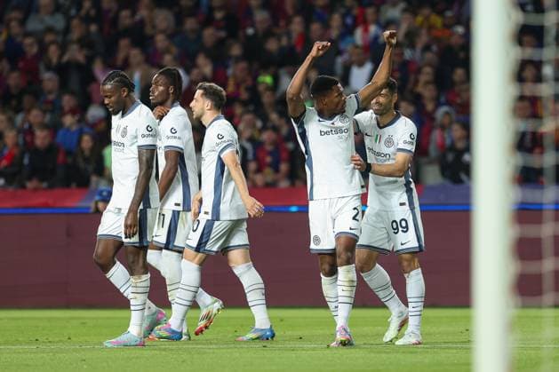 April 30, 2025, Barcelona, Barcelona, SPAIN: Denzel Dumfries of FC Internazionale celebrates a goal during the UEFA Champions League 2024 25 Semi Final First leg, match between FC Barcelona, Barca and FC Internazionale Milano at Estadi Olimpic Lluis Companys on April 30, 2025 in Barcelona, Spain. Barcelona SPAIN - ZUMAa181 20250430_zaa_a181_316 Copyright: xIrinaxR.xHipolitox