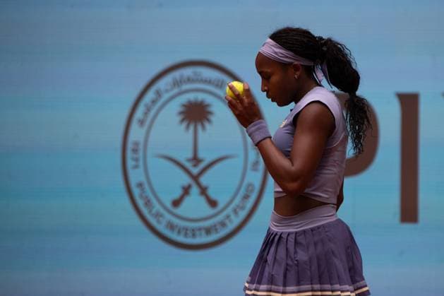 April 30, 2025, Madrid, Spain: American Coco Gauff plays against Russian Mirra Andreeva (not visible) during a match at the 2025 Mutua Madrid Open, held at La Caja Magica. Final score: 5-7 1-6 for Coco Gauff. Madrid Spain - ZUMAs197 20250430_aaa_s197_077 Copyright: xDavidxCanalesx