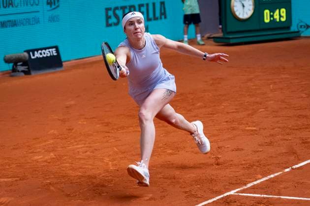 Mutua Madrid Open 2025 Elina Svitolina of Ukraine chases the ball against Moyuka Uchijima of Japan during their match at the Mutua Madrid Open 2025 tournament celebrated at La Caja Magica on April 30, 2025 in Madrid, Spain. Madrid La Caja Magica Madrid Spain Copyright: xAlbertoxGardinx AGardin_20250430_Mutua_Madrid_Open_1112