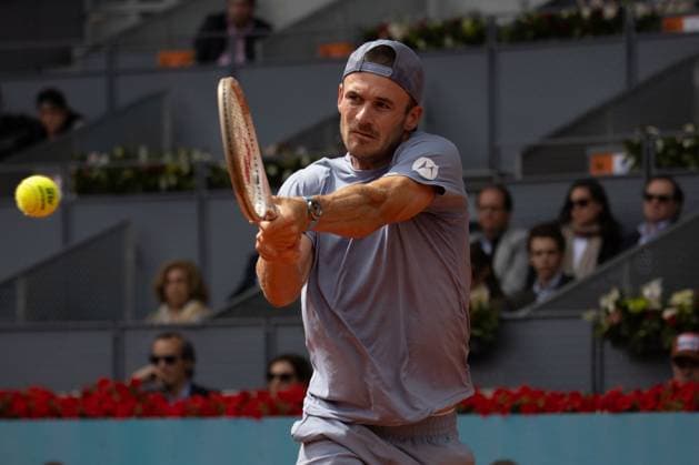 Jack Draper Vs Tommy Paul in Madrid, Spain - 30 Apr 2025 American Tommy Paul plays against British Jack Draper (not visible) during a match at the 2025 Mutua Madrid Open, held at La Caja Mágica. Final score: 6-2 6-2 for Draper Madrid Spain Copyright: xDavidxCanalesx xSOPAxImagesx DCOpenMadridDraperPaul-33