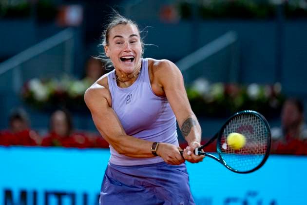 Mutua Madrid Open 2025 Aryna Sabalenka of Belarus plays a backhand in the quarter-final match against Marta Kostyuk of Ukraine at the Mutua Madrid Open 2025 tournament celebrated at La Caja Magica on April 30, 2025 in Madrid, Spain. Madrid La Caja Magica Madrid Spain Copyright: xAlbertoxGardinx AGardin_20250430_Mutua_Madrid_Open_1146