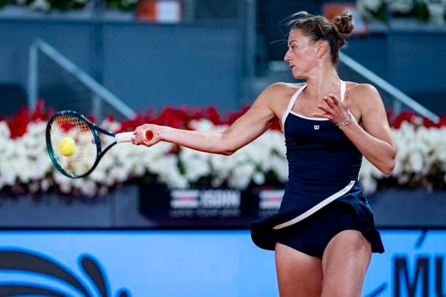 Mutua Madrid Open 2025 Marta Kostyuk of Ukraine plays a forehand in the quarter-final match against Aryna Sabalenka of Belarus at the Mutua Madrid Open 2025 tournament celebrated at La Caja Magica on April 30, 2025 in Madrid, Spain. Madrid La Caja Magica Madrid Spain Copyright: xAlbertoxGardinx AGardin_20250430_Mutua_Madrid_Open_1151