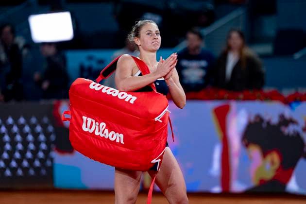 Mutua Madrid Open 2025 Marta Kostyuk of Ukraine leaves the field after been defeated in the quarter-final match against Aryna Sabalenka of Belarus at the Mutua Madrid Open 2025 tournament celebrated at La Caja Magica on April 30, 2025 in Madrid, Spain. Madrid La Caja Magica Madrid Spain Copyright: xAlbertoxGardinx AGardin_20250430_Mutua_Madrid_Open_1173