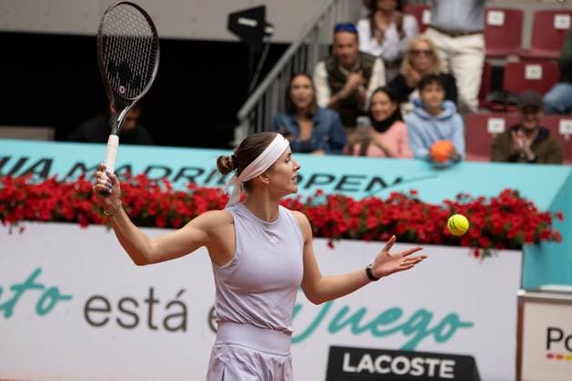 Elina Svitolina Vs Moyuka Uchijima in Madrid, Spain - 30 Apr 2025 Ukrainian player Elina Svitolina plays against Japanese player Moyuka Uchijima (not visible) during a match at the 2025 Mutua Madrid Open, held at La Caja Mágica. Final score: 2-6 1-6 for Svitolina Madrid Spain Copyright: xDavidxCanalesx xSOPAxImagesx DCOpenMadrid-25