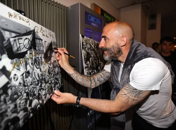 30 04 2025 Football season 2024 2025 Film premiere Cinema film premiere Cinema film premiere Aura of a legend for the 125th anniversary 125 years FCN of 1 FC Nuremberg at Cinecitta Nuremberg The club celebrates its 125th birthday Sportfoto Zink DaMa xdaxmax Javier Pinola Co coach 1 FC Nuremberg FCN signs autographs Autographs