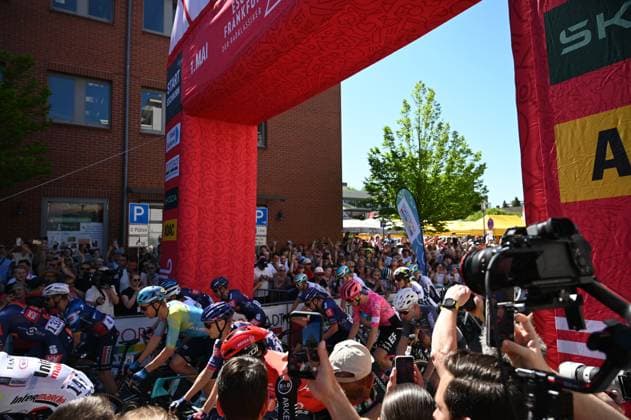 01 05 2025, xhfmx, Radsport Radklassiker 2025, Frankfurt Eschborn Start of the bike race Eschborn Frankfurt DFL DFB REGULATIONS PROHIBIT ANY USE OF PHOTOGRAPHS as IMAGE SEQUENCES and or QUASI VIDEO Frankfurt am Main