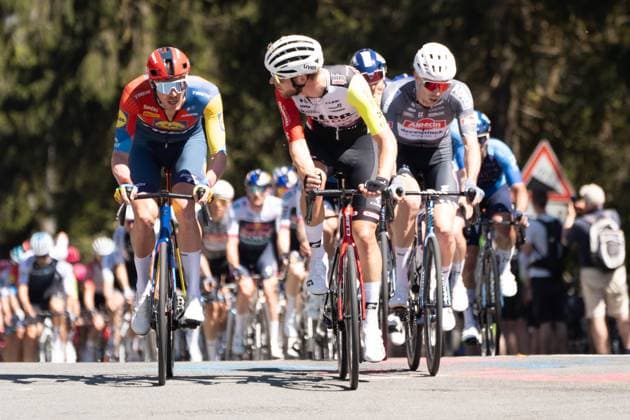 01 05 2025, xhfmx, Radsport Radklassiker 2025, Frankfurt Eschborn The field of riders crosses the Feldberg DFL DFB REGULATIONS PROHIBIT ANY USE OF PHOTOGRAPHS as IMAGE SEQUENCES and or QUASI VIDEO Frankfurt am Main