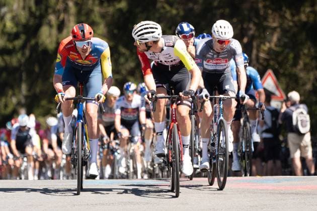 01 05 2025, xhfmx, Radsport Radklassiker 2025, Frankfurt Eschborn The field of riders crosses the Feldberg DFL DFB REGULATIONS PROHIBIT ANY USE OF PHOTOGRAPHS as IMAGE SEQUENCES and or QUASI VIDEO Frankfurt am Main