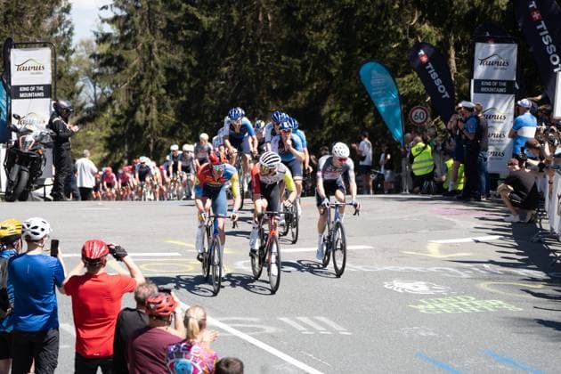 01 05 2025, xhfmx, Radsport Radklassiker 2025, Frankfurt Eschborn The field of riders crosses the Feldberg DFL DFB REGULATIONS PROHIBIT ANY USE OF PHOTOGRAPHS as IMAGE SEQUENCES and or QUASI VIDEO Frankfurt am Main