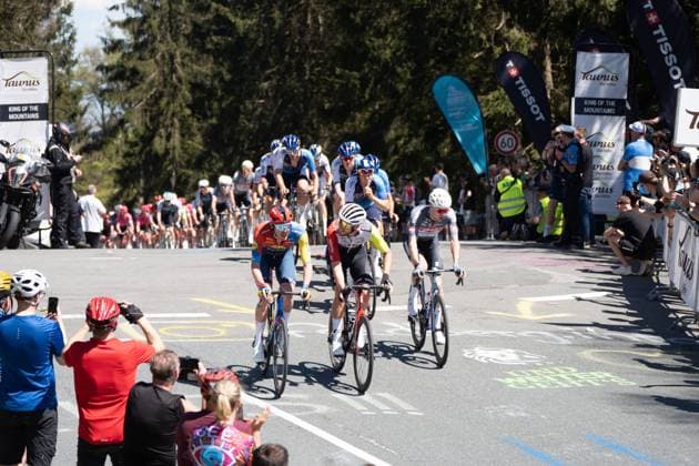 01 05 2025, xhfmx, Radsport Radklassiker 2025, Frankfurt Eschborn The field of riders crosses the Feldberg DFL DFB REGULATIONS PROHIBIT ANY USE OF PHOTOGRAPHS as IMAGE SEQUENCES and or QUASI VIDEO Frankfurt am Main