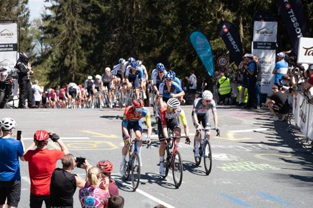 01 05 2025, xhfmx, Radsport Radklassiker 2025, Frankfurt Eschborn The field of riders crosses the Feldberg DFL DFB REGULATIONS PROHIBIT ANY USE OF PHOTOGRAPHS as IMAGE SEQUENCES and or QUASI VIDEO Frankfurt am Main