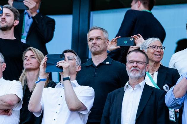 45 DFB Womens Cup Final FC Bayern Munich SV Werder Bremen, 01 05 2025 Nia Künzer Sports Director Germany DFB , Christian Wück National Coach Germany and Sabine Mammitzsch Vice President for Womens and Girls Football DFB 45 DFB Womens Cup Final FC Bayern Munich SV Werder Bremen, Cologne, RheinEnergiestadion, 01 05 2025 Copyright: xBEAUTIFULxSPORTS Wunderlx