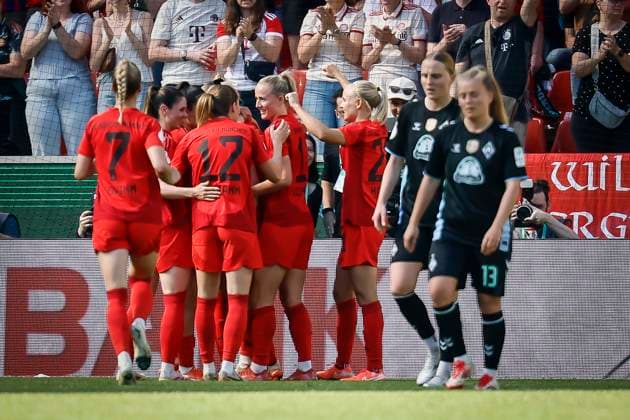 45 DFB Cup Final Women FC Bayern Munich SV Werder Bremen, 01 05 2025 Goal celebration after the 2 0 by Carolin Simon FC Bayern Munich, 30 45 DFB Cup Final Women FC Bayern Munich SV Werder Bremen on 01 05 2025 at RheinEnergie Stadium in Cologne North Rhine-Westphalia DFL REGULATIONS PROHIBIT ANY USE OF PHOTOGRAPHS AS IMAGE SEQUENCES AND OR QUASI VIDEO Copyright: xBEAUTIFULxSPORTS AxelxKohringx