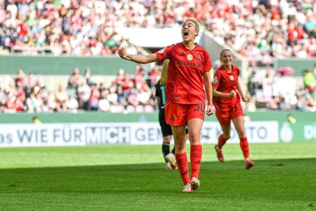Carolin Simon 30 FC Bayern celebrates scoring the 2-0 goal during the DFB Cup Final FC Bayern Munich SV Werder Bremen on 01 05 2025 in Cologne Köln RheinEnergieSTADION Nordrhein Westfalen Germany