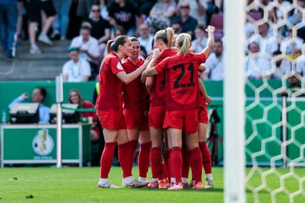45 DFB Cup Final Womens FC Bayern Munich SV Werder Bremen, 01 05 2025 Carolin Simon FC Bayern Munich, 30 45 DFB Cup Final Womens FC Bayern Munich SV Werder Bremen, Cologne, RheinEnergiestadion, 01 05 2025 Copyright: xBEAUTIFULxSPORTS Wunderlx