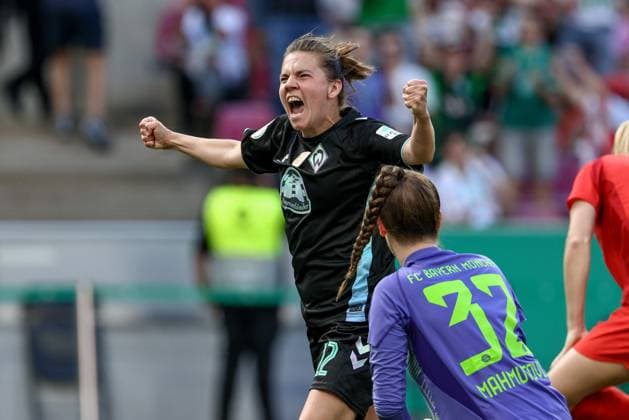 from left goal scorer Rieke Dieckmann SV Werder Bremen, 22 with goal celebration, cheering, jubilant, optimistic, game scene, highlight, joy about the goal to 2 1, THE DFB REGULATIONS PROHIBIT ANY USE OF PHOTOGRAPHS AS IMAGE SEQUENCES AND OR QUASI VIDEO , 01 05 2025, Cologne Germany , Football, DFB Cup Final Women, FC Bayern Munich SV Werder Bremen xobx