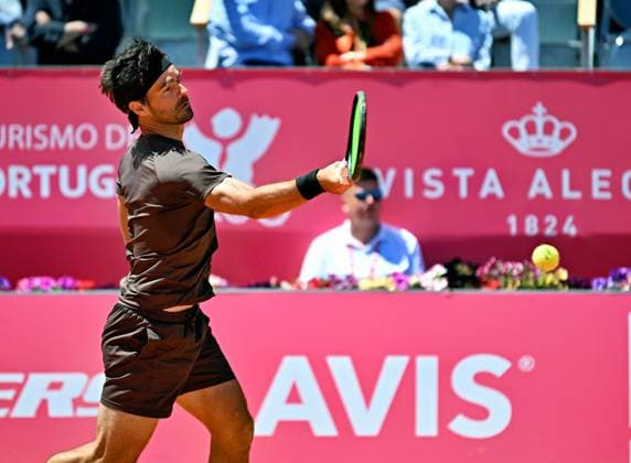 Portugals Gastao Elias loses in the last 16 of the Estoril Open Estoril Open, ATP 175 Challenge Tour, 01 05 2025, last 16 In the last 16 of the Estoril Open in Portugal, Portugals Gastao ELIAS loses to Chiles Nicolas Jarry and misses out on the quarter-finals of the clay court tournament Estoril Estoril Tenis Club Lisbon Portugal