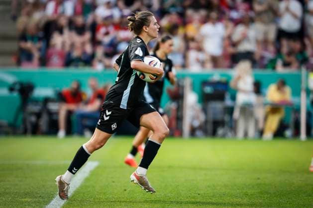 45 DFB Pokal Final Womens FC Bayern Munich SV Werder Bremen, 01 05 2025 Tie-up goal to 2 1 by Rieke Dieckmann SV Werder Bremen, 22 45 DFB Pokal Final Womens FC Bayern Munich SV Werder Bremen on 01 05 2025 at RheinEnergie Stadium in Cologne North Rhine-Westphalia DFL REGULATIONS PROHIBIT ANY USE OF PHOTOGRAPHS AS IMAGE SEQUENCES AND OR QUASI VIDEO Copyright: xBEAUTIFULxSPORTS AxelxKohringx