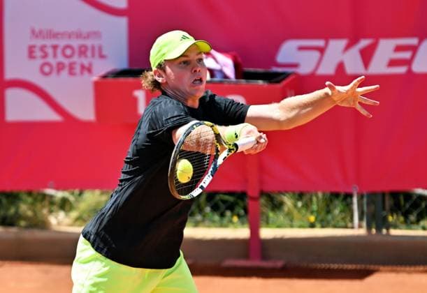 American second seed Alex Michelsen reaches quarterfinals of Estoril Open Estoril Open, ATP 175 Challenge Tour, 01 05 2025, round of 16 In the round of 16 of the Estoril Open in Portugal, American second seed Alex MICHELSEN defeats Italian Giovanni Fonio to reach the quarterfinals of the clay court tournament Estoril Estoril Tenis Club Lisbon Portugal