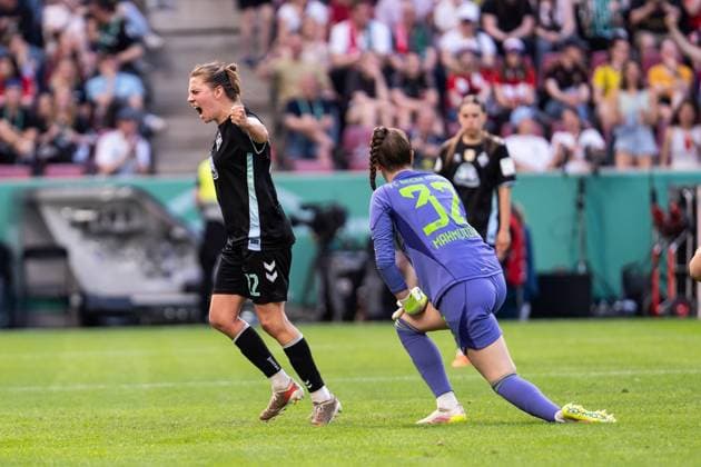 GER, DFB Pokal Final Women, FC Bayern Werder Bremen 01 05 2025, RheinEnergieSTADION, Cologne, GER, DFB Pokal Final Women, FC Bayern Werder Bremen in the picture Goal celebration cheering about the goal for the 1-2 tie by Rieke Dieckmann SV Werder Bremen, 22 nordphotoxGmbHxx xChristianxSchulze nph000300