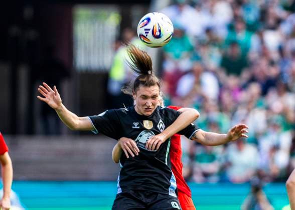 Cologne, RheinEnergieStadion, 01 05 2025 Sophie Weidauer of Bremen jumps for a header during DFB cup final FC Bayern Muenchen v Werder Bremen