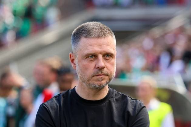 Cologne, Germany 01 May 2025 DFB Cup Final Women 2024 2025 FC Bayern Munich vs SV Werder Bremen In the picture Head coach Alexander Straus FC Bayern Munich DFB regulations prohibit any use of photographs as image sequences and or quasi video RheinEnergie Stadion Nordrhein Westfalen Copyright: xFotostandx xFantinix