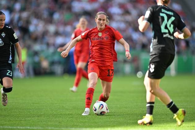 Sydney Lohmann FCB, 12 with ball in offense, 01 05 2025, Köln Germany , Soccer, DFB Pokal Frauen, FC Bayern München SV Werder Bremen, DFB DFL REGULATIONS PROHIBIT ANY USE OF PHOTOGRAPHS AS IMAGE SEQUENCES AND OR QUASI VIDEO xmkx
