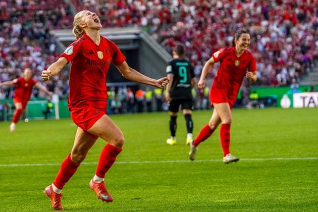 Lea Schüller 11 Bayern celebrates the goal for 4 1 at the DFB Cup Final FC Bayern Munich SV Werder Bremen on 01 05 2025 in Cologne Köln RheinEnergieSTADION Nordrhein Westfalen Germany