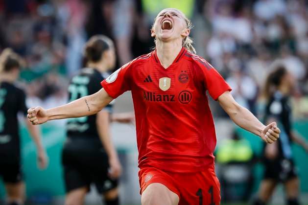 45 DFB Cup Final Womens FC Bayern Munich SV Werder Bremen, 01 05 2025 Goal celebration Lea Schüller FC Bayern Munich, 11 scores to 4 1 45 DFB Cup Final Womens FC Bayern Munich SV Werder Bremen on 01 05 2025 at RheinEnergie Stadium in Cologne North Rhine-Westphalia DFL REGULATIONS PROHIBIT ANY USE OF PHOTOGRAPHS AS IMAGE SEQUENCES AND OR QUASI VIDEO Copyright: xBEAUTIFULxSPORTS AxelxKohringx