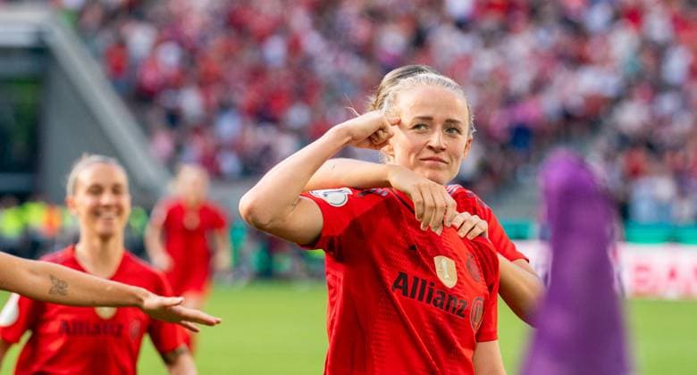 1 5 2025, Football, GER, Women, DFB Cup, Season 2024 2025,Final, FC Bayern Munich SV Werder Bremen Lea Schüller FC Bayern Munich, center celebrates her goal for 4 1 Cologne RheinenergieSTADION North Rhine-Westphalia Germany